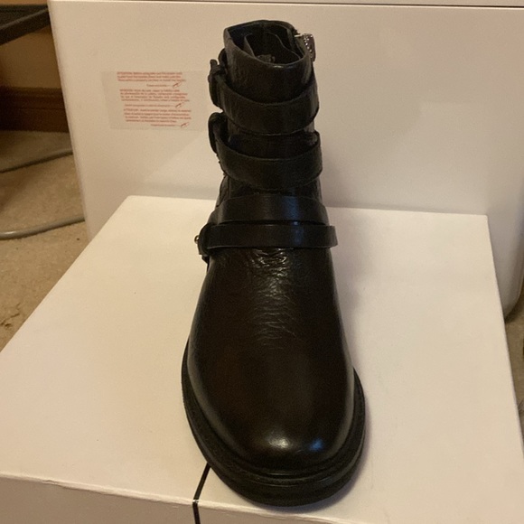 NEW IN BOX Dolce Vita Kiera strappy moto boot - Picture 4 of 5